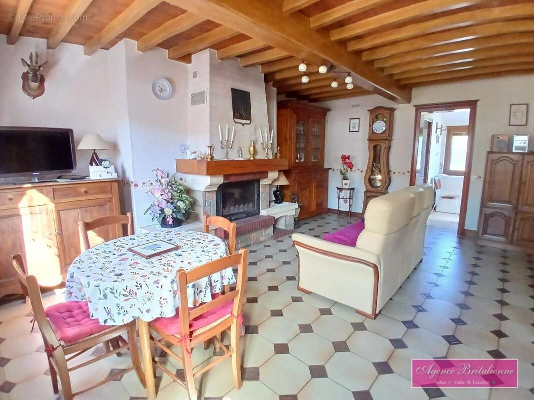 Maison 103 m² à Breteuil  - photo 2
