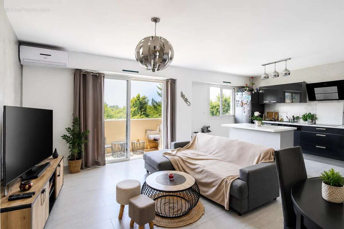 Appartement à SAINT-MARTIN-DU-VAR