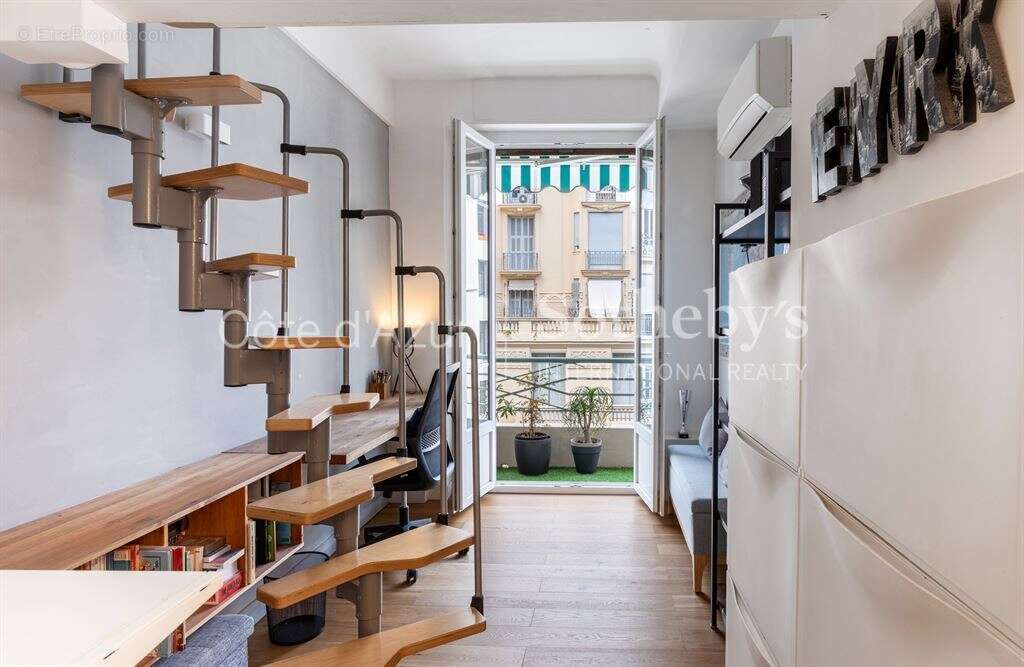 Appartement bourgeois rénové dans un immeuble d'architecte au cœur de Nice - photo 19