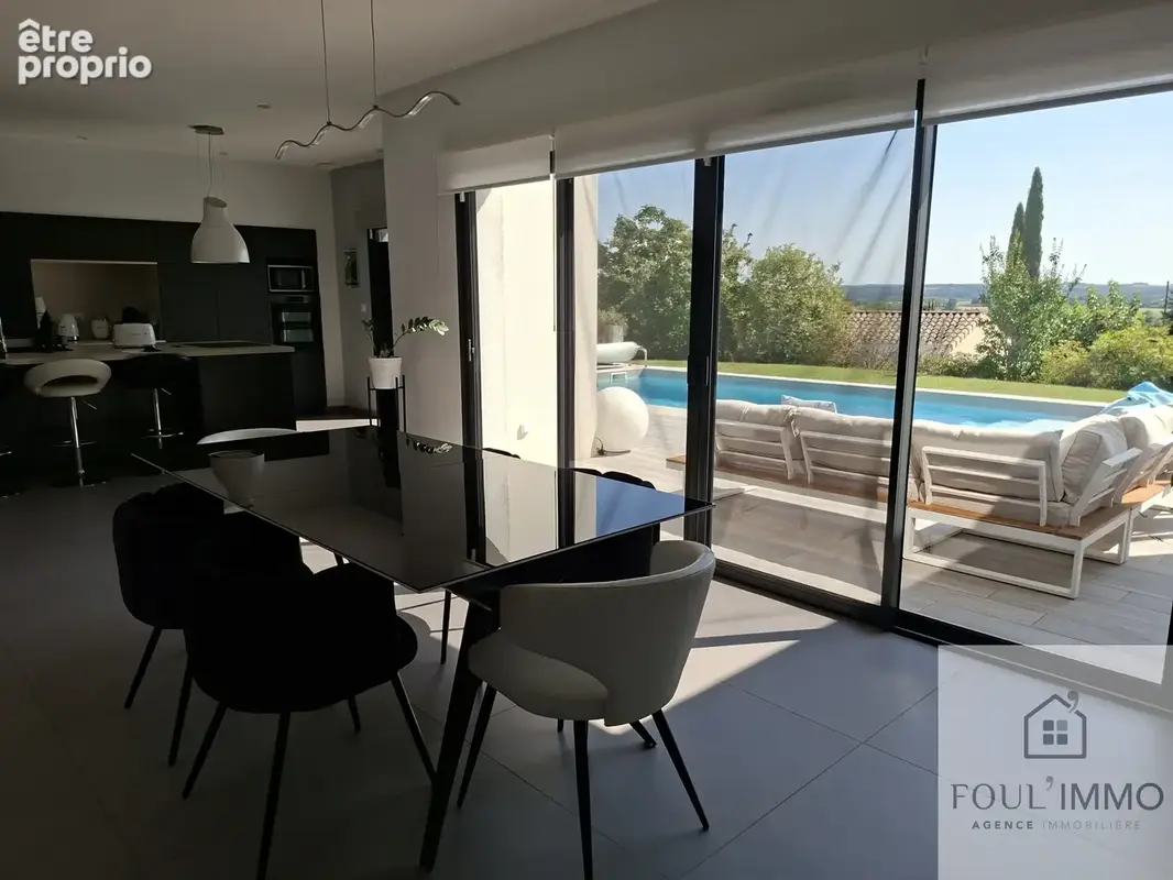 AGEN : Villa 195 m2 contemporaine avec vue dominante, piscine, espaces extérieurs aménagés - photo 7