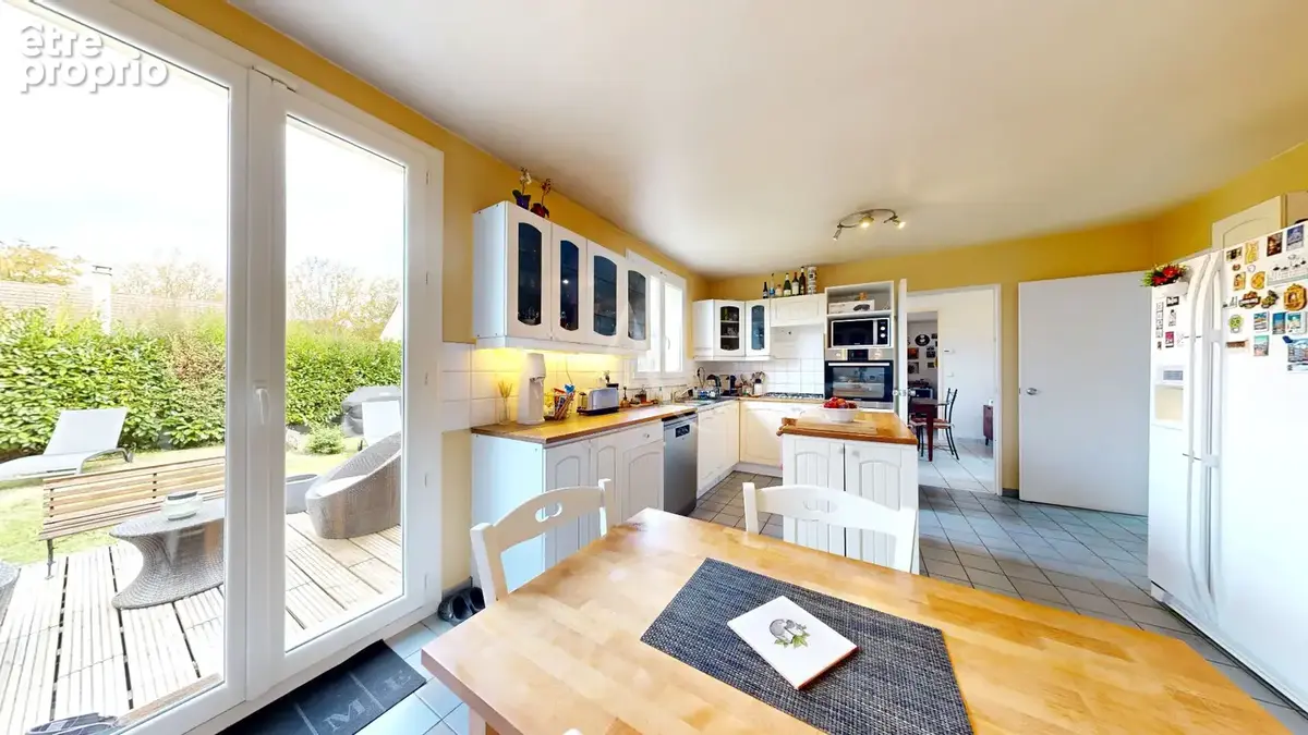 A vendre à Vauréal belle et grande maison familiale de 7 pièces sur terrain de 471 m2 - photo 6