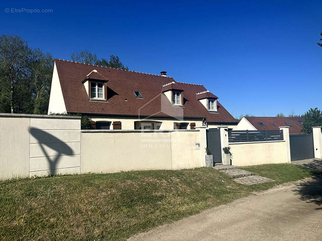 Maison à VOULX
