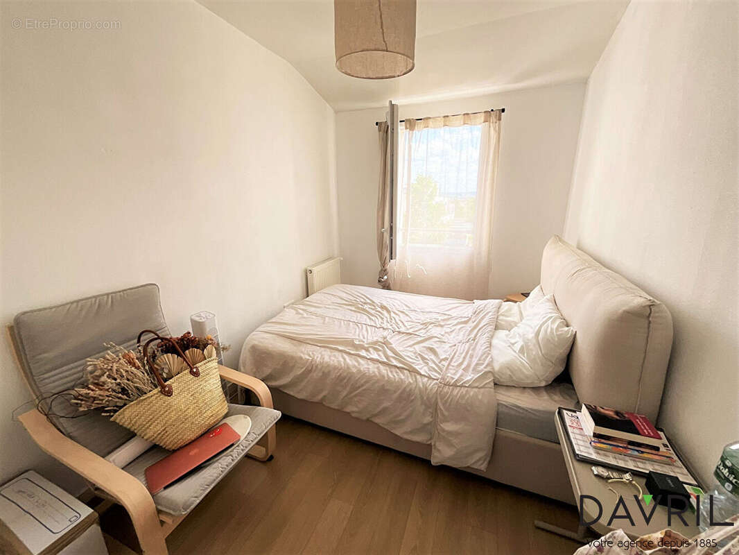 Appartement à CHANTELOUP-LES-VIGNES