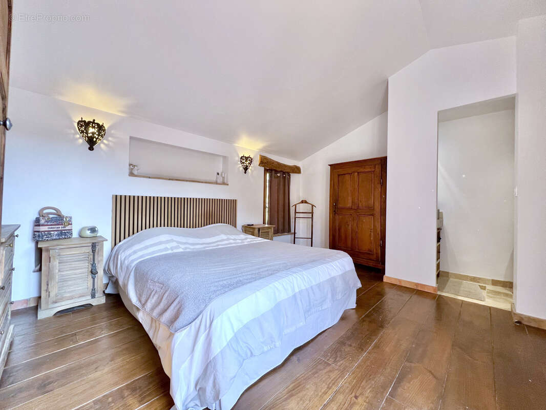 Maison à PLAN-DE-LA-TOUR