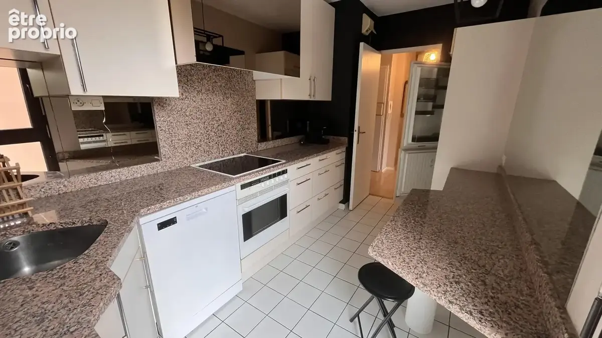À vendre   t2/3 sh: 80m2  avec balcon, cave et garage individuel fermé  compans caffarelli - photo 11