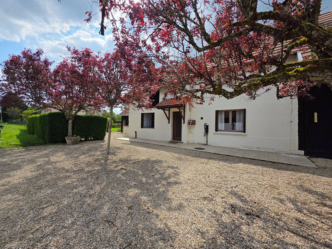 Maison à SAINT-SAUVEUR