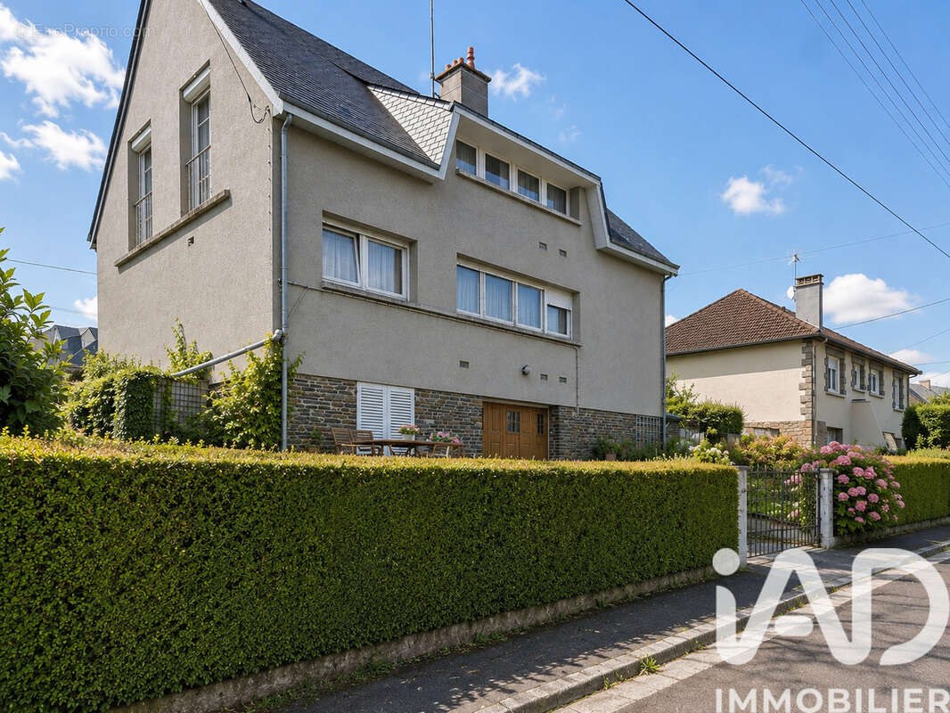 Maison 140 m² à Villedieu-Les-Poeles  - photo 3