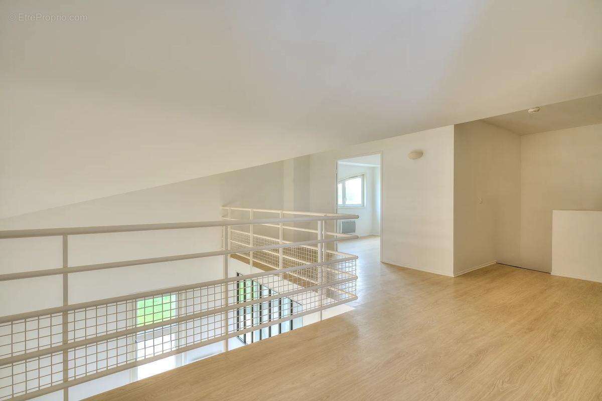 Appartement à VOISINS-LE-BRETONNEUX