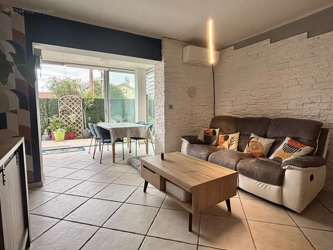 Appartement à SIX-FOURS-LES-PLAGES