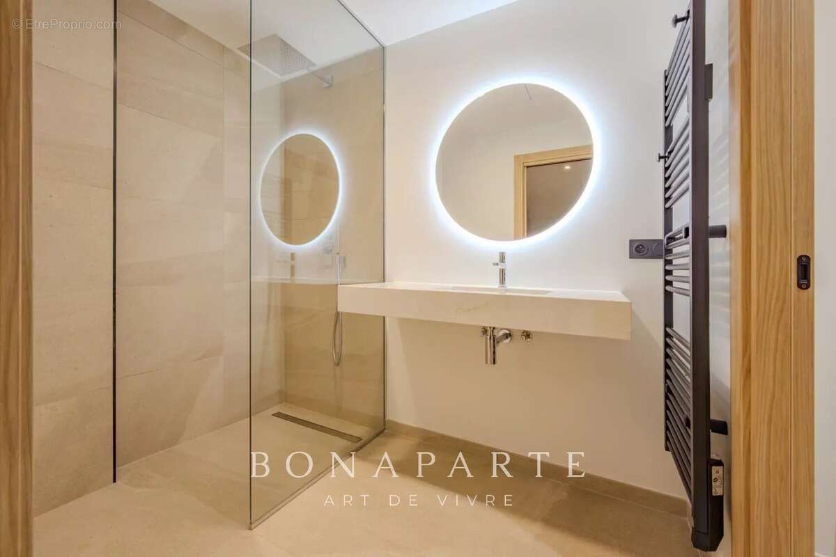 SAINT-TROPEZ - GASSIN [VILLE] – Exclusivité : Superbe villa-appartement en duplex avec vue mer exceptionnelle - photo 32
