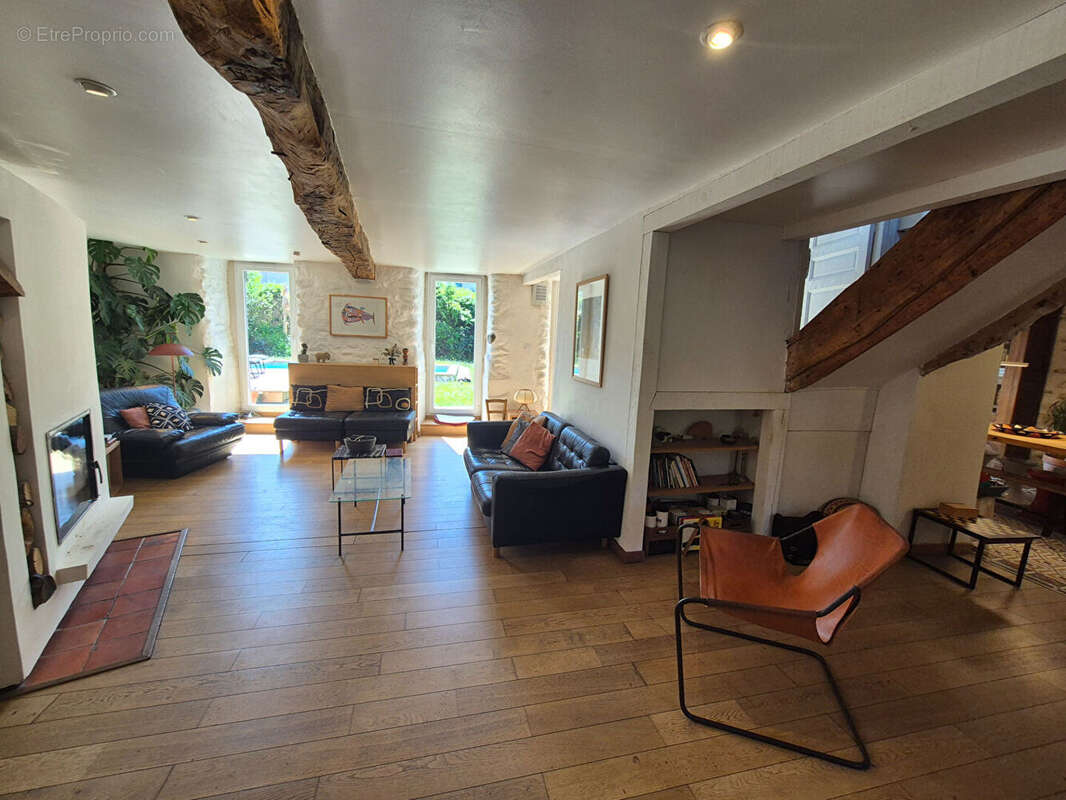 Maison de caractère T8 de 211 m² sur terrain de 948 m² avec piscine - photo 8