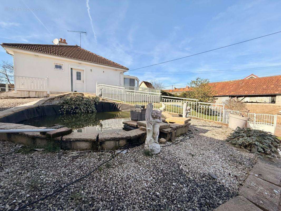 Maison à LAMARCHE-SUR-SAONE