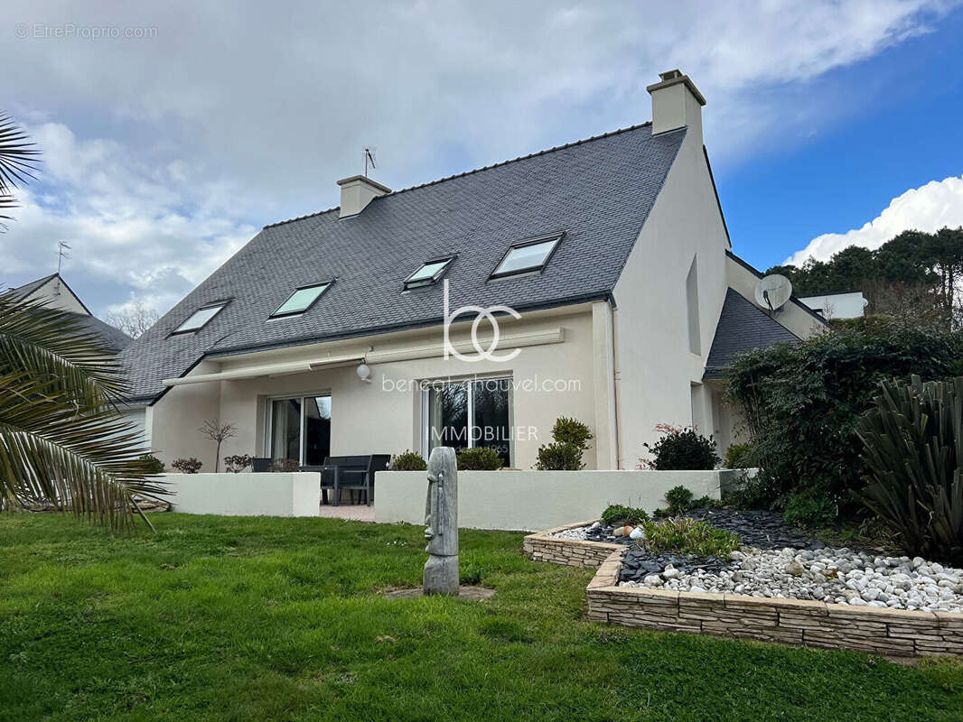 Maison à SAINT-AVE