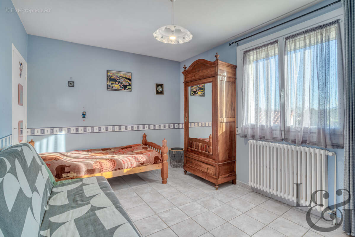 Maison à PUJOLS