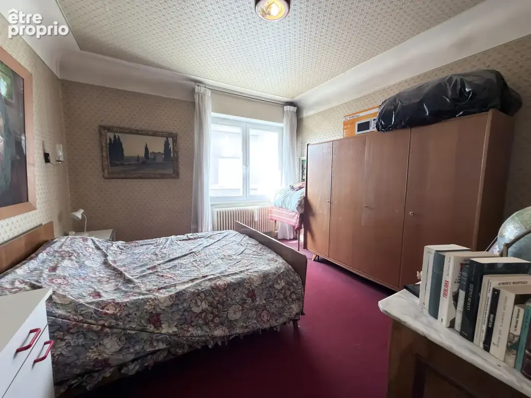 Ensemble immobilier à fort potentiel avec 4 appartements, 8 garages et dépendance - photo 14