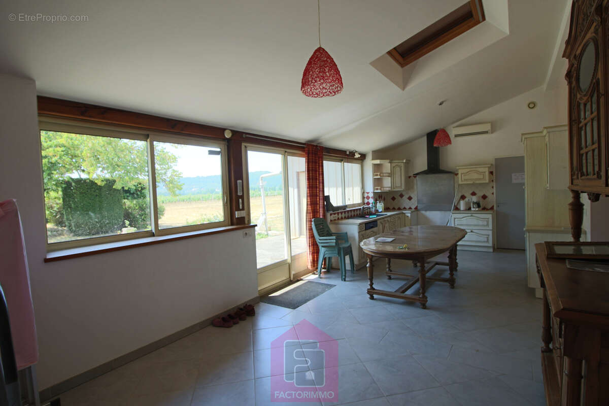 Bel ensemble en pierre gros potentiel !! - photo 22
