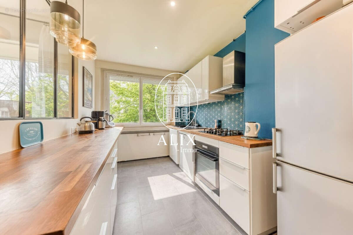 Appartement à MARNES-LA-COQUETTE