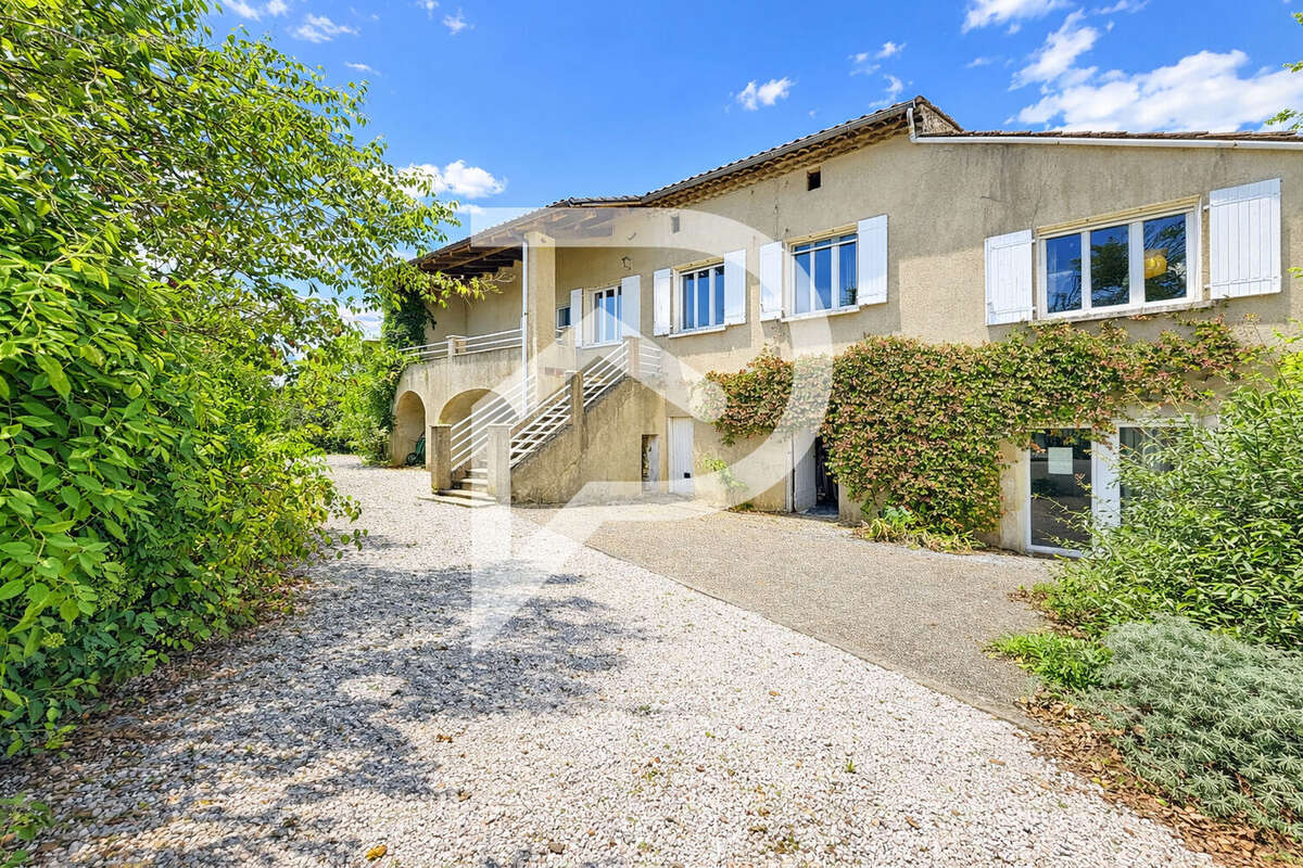 Maison à ALBA-LA-ROMAINE