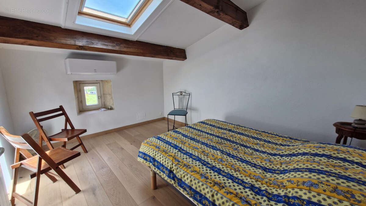 Maison à CHENAC-SAINT-SEURIN-D&#039;UZET