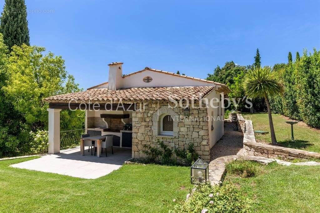 Châteauneuf de Grasse, propriété de caractère vue mer panoramique, maison d'amis - photo 8