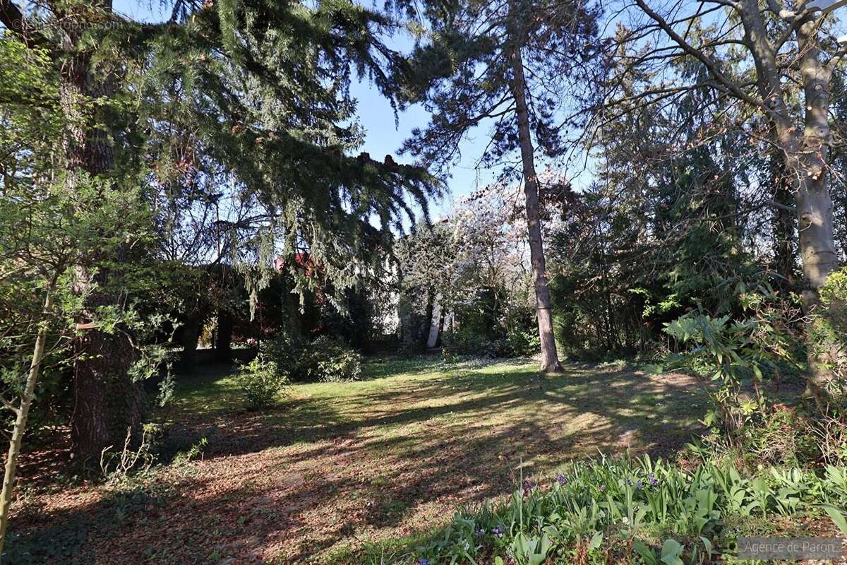 Maison à VERRIERES-LE-BUISSON