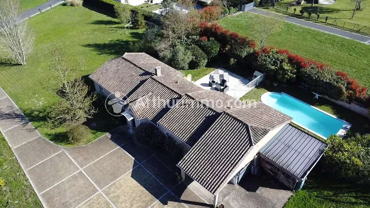 Maison à LA CHAPELLE-GONAGUET