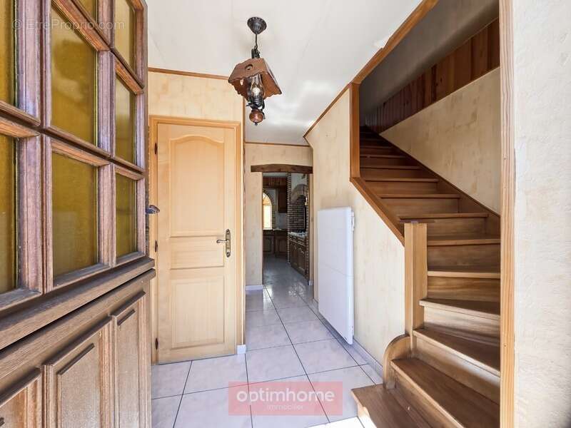 Maison 98 m² 3 chambres veranda cave complete grand garage - photo 13