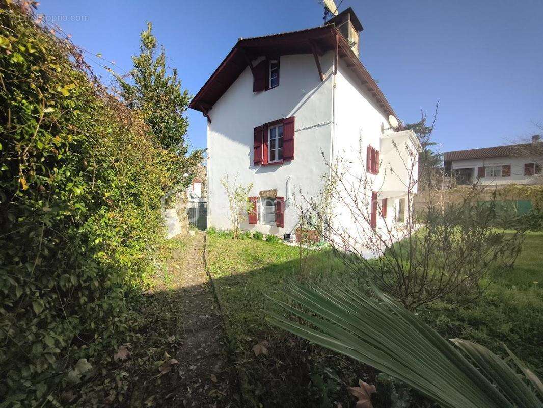 Maison de caractère rénovée — Au cœur d'un des plus beaux villages de France — Jardin plein sud, stationnement privatif - photo 20