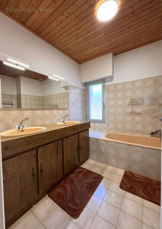 Maison à VENANSAULT