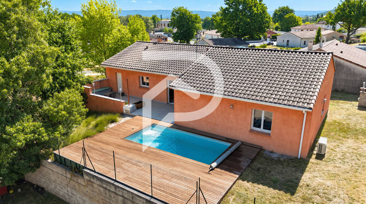 Maison familiale 158m2 avec piscine, sous-sol complet - photo 1