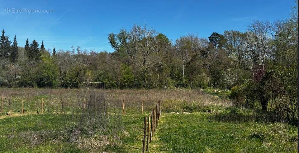 Terrain à LIGNAN-DE-BORDEAUX