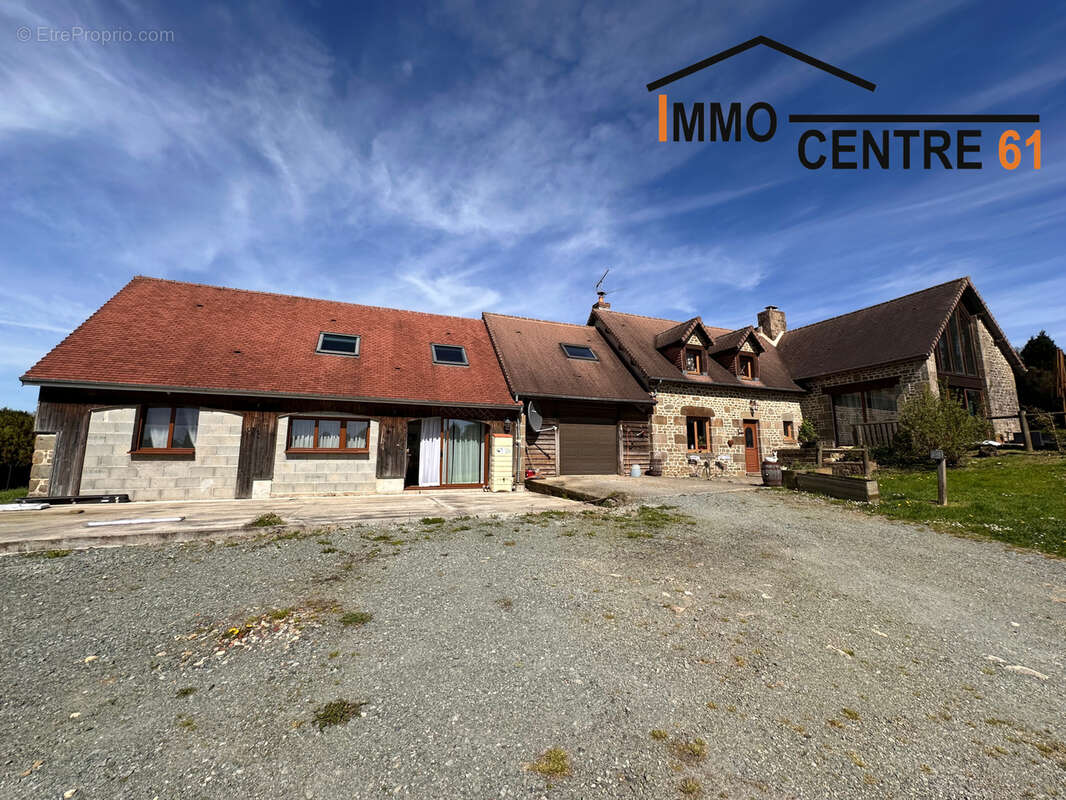 Maison d'architecte 5 chambres et un gîte de 64m2 sur un terrain de 5527m2 arboré. - photo 26