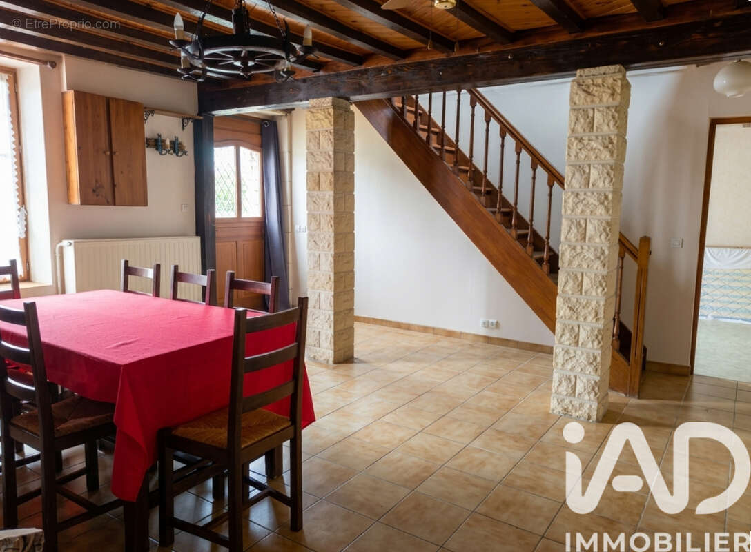 Maison 130 m² à Feux  - photo 3