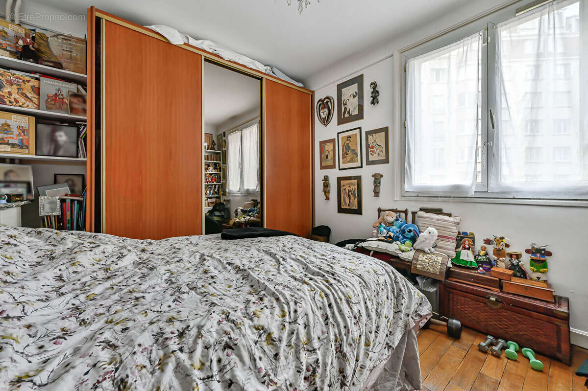 Appartement à PARIS-14E