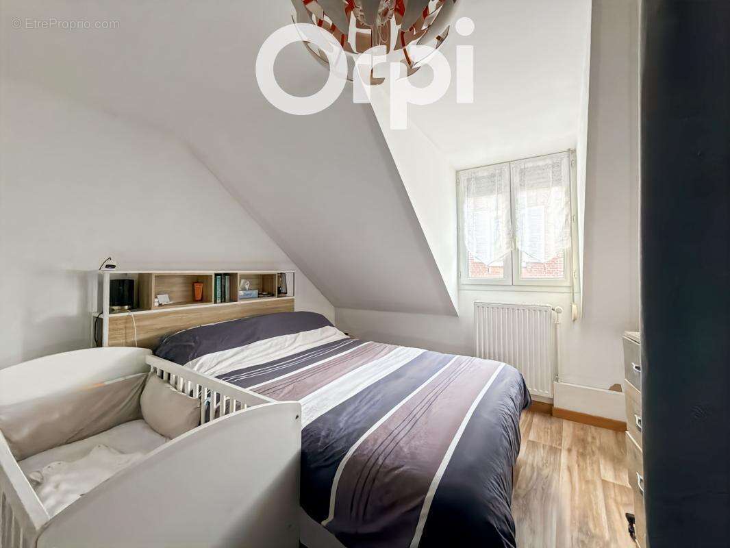 Maison à ESTREES-SAINT-DENIS