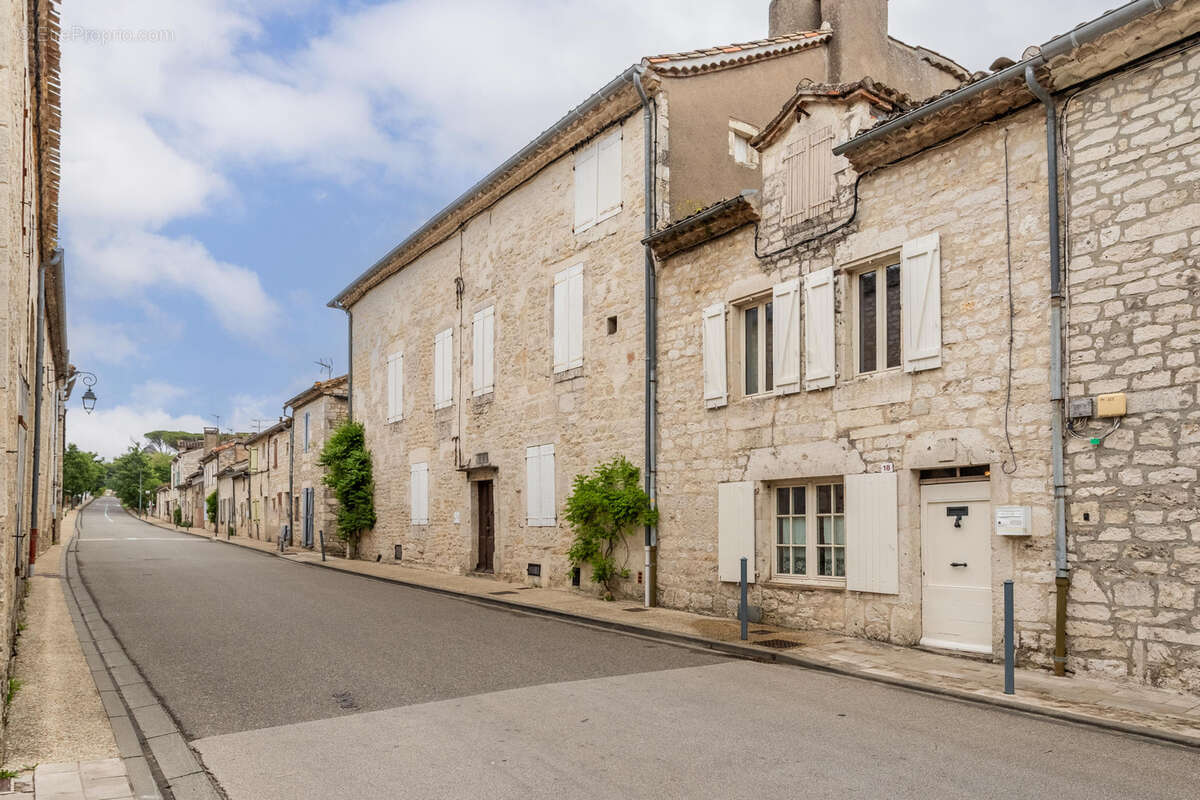 Maison à CASTELNAU-MONTRATIER