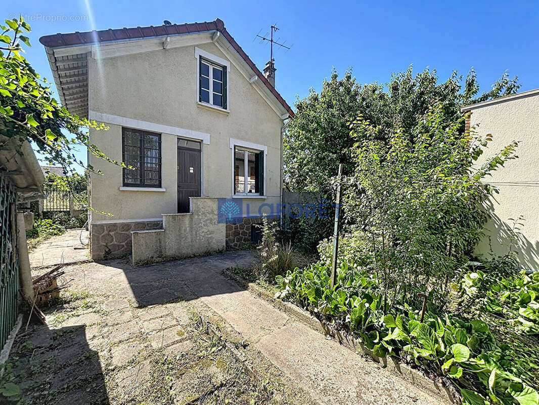 Maison à SAVIGNY-SUR-ORGE