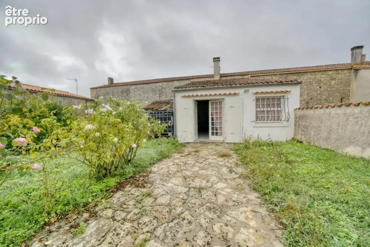 Maison en Pierre 5 pièces de 119 m² à Genouillé - photo 18