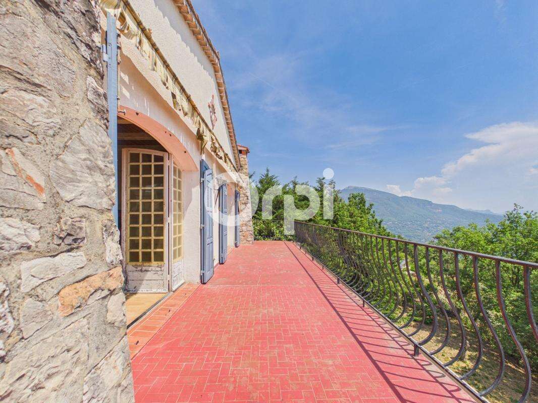 Appartement à LE BAR-SUR-LOUP