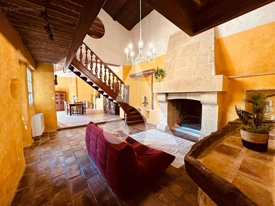 Aix Nord - Mas Provençal de 188 m2 hab avec Bergerie - Piscine - photo 3