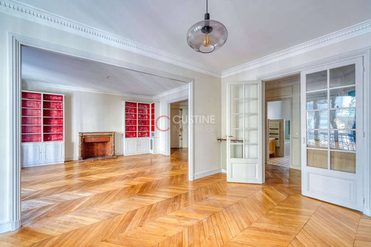 Appartement à PARIS-18E