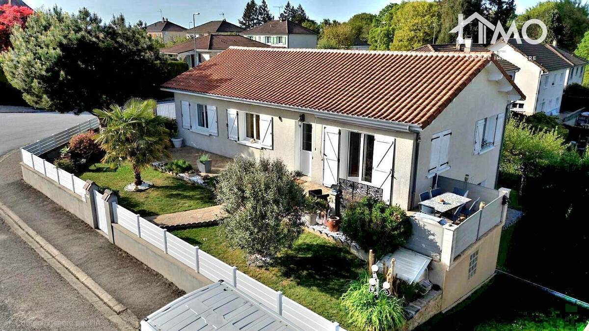 Maison à SAINT-JUST-LE-MARTEL