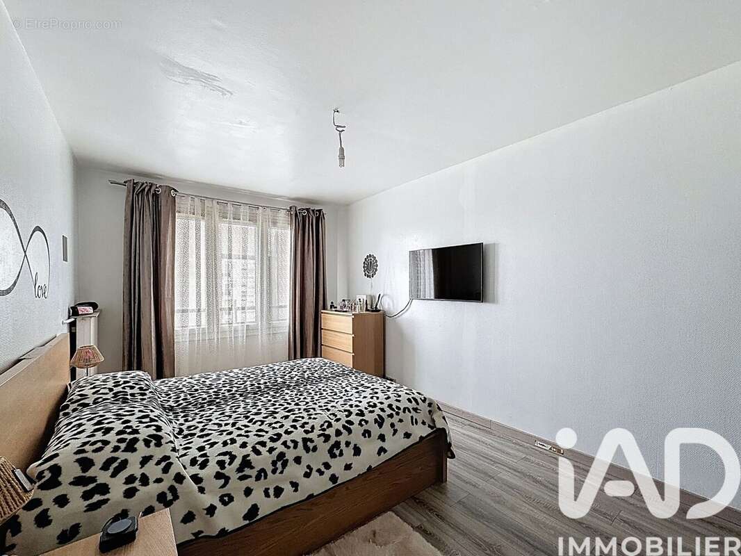 Photo 8 - Appartement à VILLENEUVE-LA-GARENNE