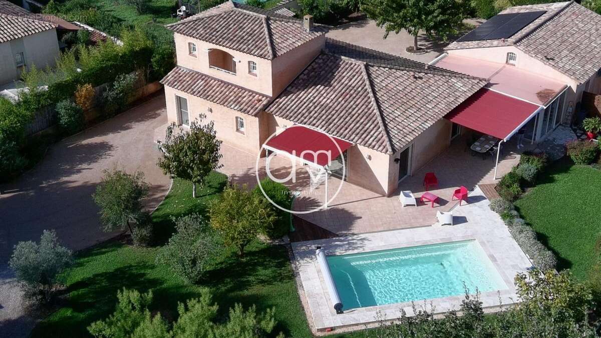 Maison à LA CRAU