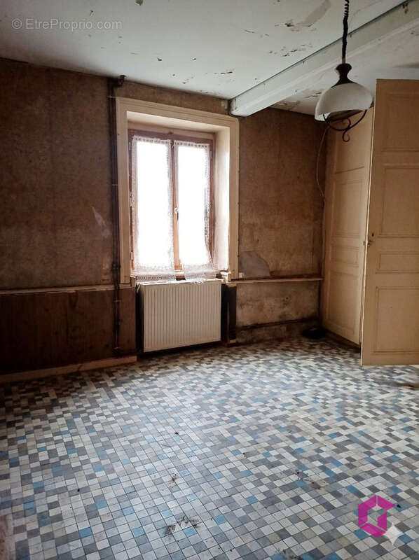 Maison de ville à rénover - photo 5