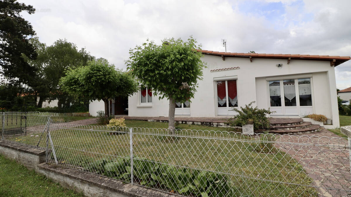 Maison à SEMUSSAC