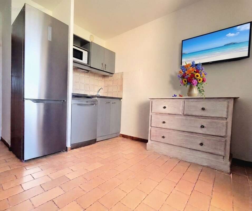 Appartement t2 + parking + piscine à vendre six-fours-les-plages (83) - photo 4
