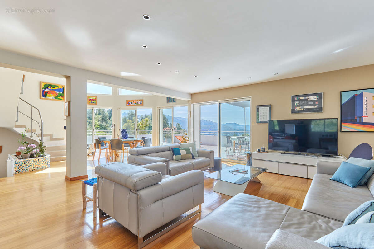 Maison à ROQUEVAIRE