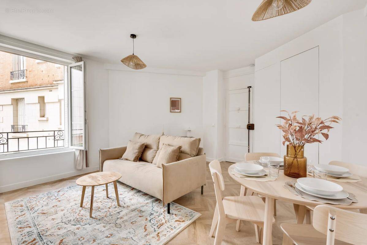 Appartement à COURBEVOIE