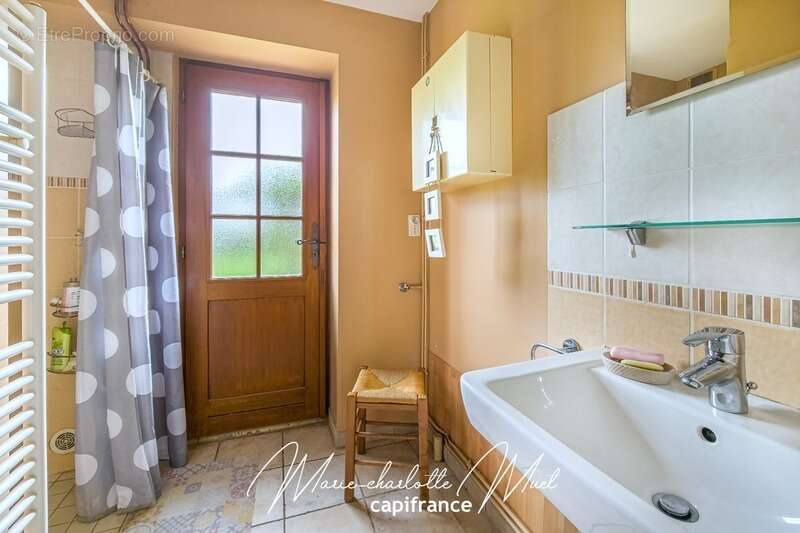 Maison à PONT-DE-VAUX